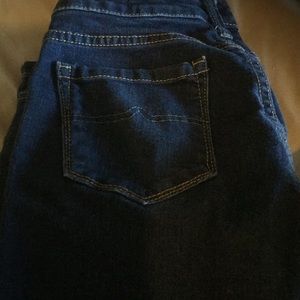 Arizona jeans size 3 long!